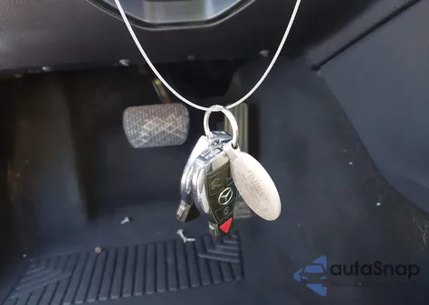 2011 Mercedes-Benz E 350 from USA, damaged, VIN WDDHF5GB8BA372582